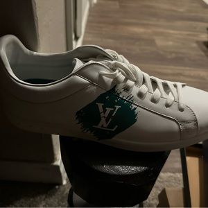 Tennis shoes brand new Louis Vuitton size 10